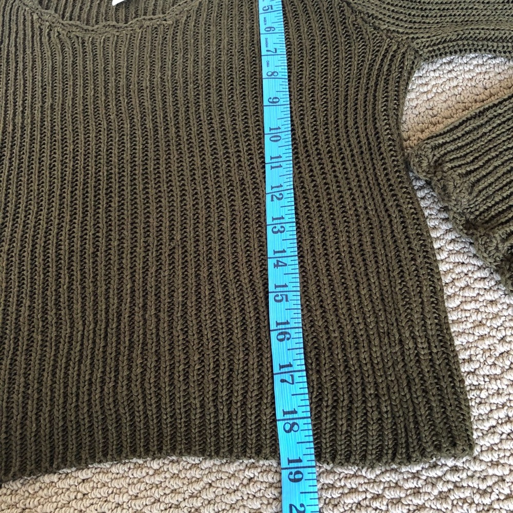 Sweater long sleeves size medium - Picture 4 of 6